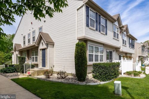 2101 Beacon Hill Dr, Erial, NJ 08081-1174