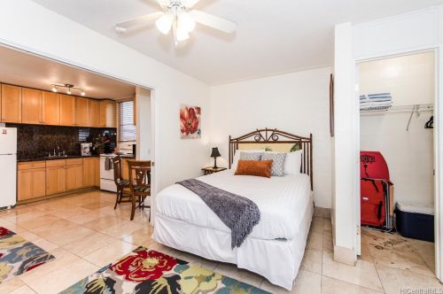 240 Liliuokalani Ave, Honolulu HI 96815-3529 exterior