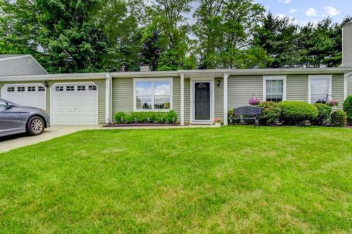 18 Firethorn Dr, Edison, NJ 08820-4129