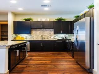 2626 Fountain View Dr, Houston TX  77057-7606 exterior