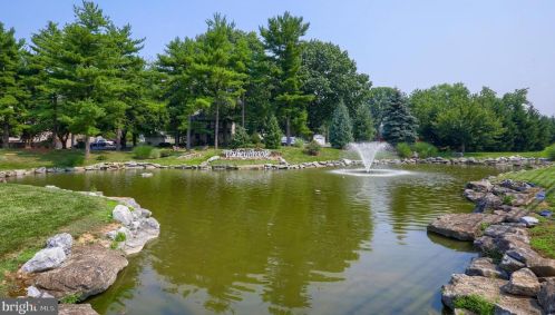 97 Valleybrook Dr, Lancaster PA  17601-4612 exterior