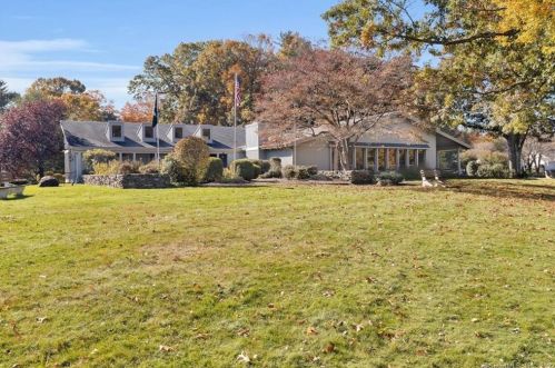 391 Lakeview Dr, Southington CT  06489-3477 exterior