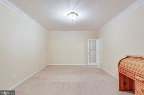 6420 Lake Meadow Dr, Springfield VA  22015-3927 exterior