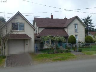 376 8th St, Coquille, OR 97423-1367