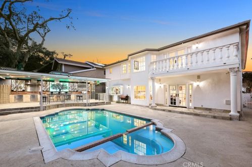 1468 Hillside Dr, Glendale CA  91208-2417 exterior