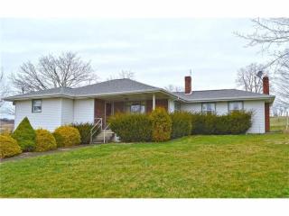 20 Hill Crest Ln, Washington, PA 15301-7705