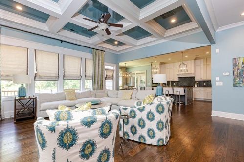 6470 Long Is Dr, Atlanta GA  30328-3043 exterior