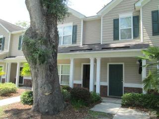 105 Chinquapin Dr, Summerville SC  29485-4592 exterior