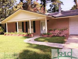 212 Willow Rd, Savannah, GA 31419-2632