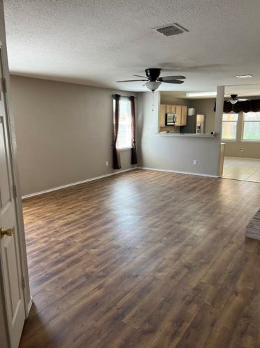 5121 Cliff Oaks Dr, Fort Worth TX  76179-2395 exterior