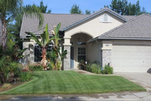 852 Mcarthur Ave, Clovis, CA 93611-1458