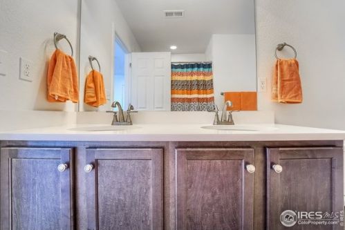 9735 Uravan St, Denver CO  80017 exterior