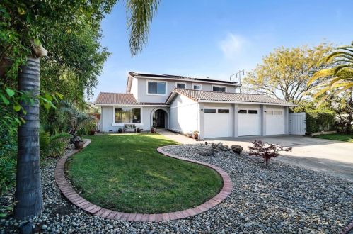 77 La Crosse Dr, Morgan Hill, CA 95037-5617