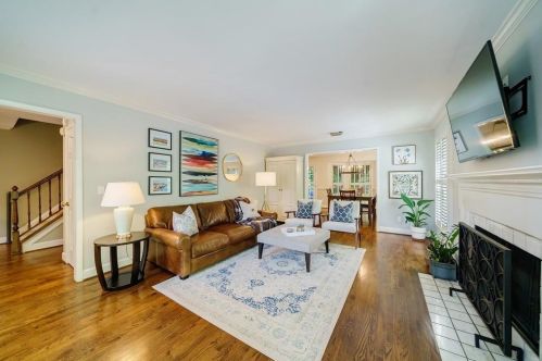 2104 Defoors Mill Dr, Atlanta GA  30318-2368 exterior