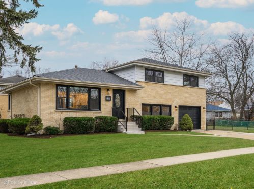 1300 Marcy Ln, Wheeling, IL 60090-4422