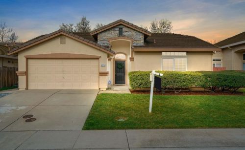 9279 Crystal Falls Way, Elk Grove, CA 95624-4054