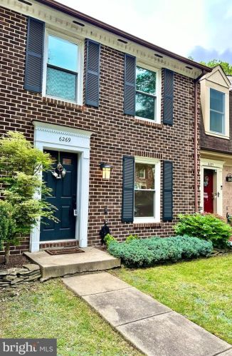 6269 Rathlin Dr, Springfield VA  22152-2170 exterior