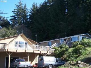 99396 Braynard Ln, Harbor, OR 97415-9314