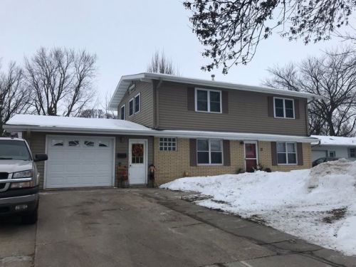 3 Sunnyslope Rd, Morris, MN 56267-1722