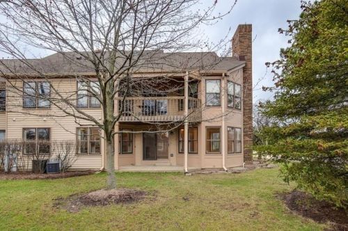 69 Willow Pkwy, Buffalo Grove IL  60089-4633 exterior
