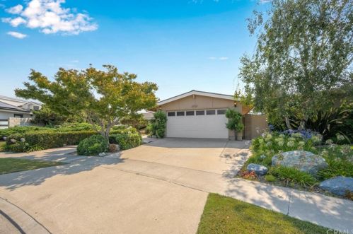 12782 Oak Way Dr, Los Alamitos, CA 90720-5258