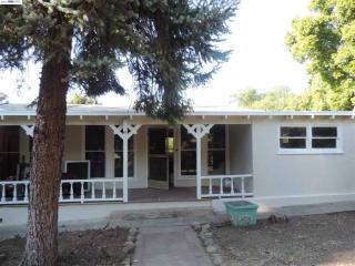 2742 Hidden Ln, Hayward, CA 94541-5550