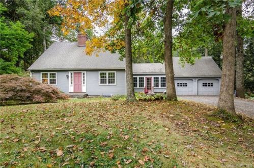 29 Twilight Dr, Granby, CT 06035-1213
