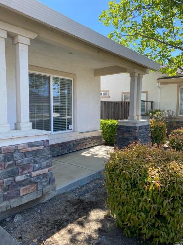 337 Grand Canyon Dr, Vacaville, CA 95687-3482