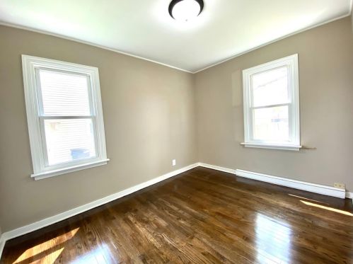 1123 Old Rdg Rd, Hobart IN 46342-1920 exterior