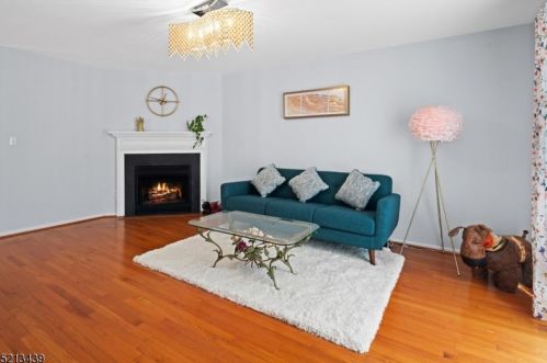 5 Garfield Way, Princeton NJ  08540-1669 exterior