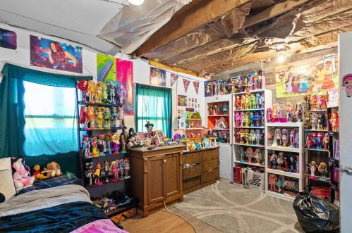 237 Borough Rd, Hill, NH 03243-3306