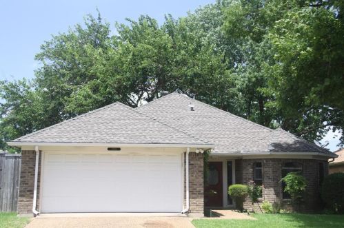 2730 Laurel Oaks Dr, Garland TX  75044-6941 exterior