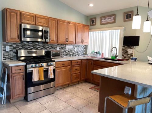 45320 Bridgette Way, La Quinta, CA 92253-4272