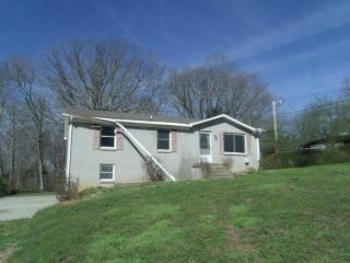 1018 Gordon Cir, Burns, TN 37029-5035