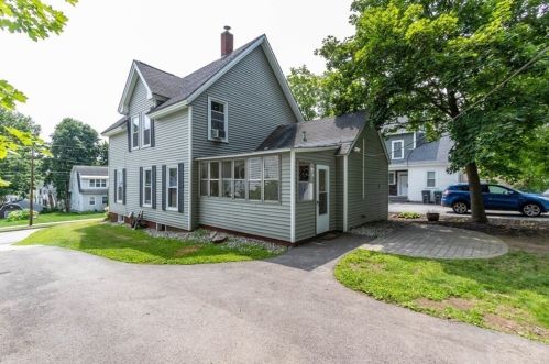 17 Pine St, Allenstown, NH 03275-1132