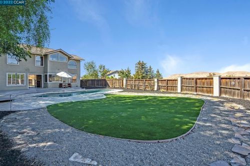 5334 Vista Point Ct, Concord CA  94521-5017 exterior