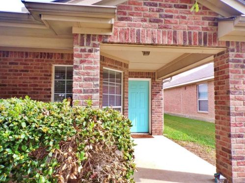 6628 Chalk River Dr, Fort Worth, TX 76179-2575