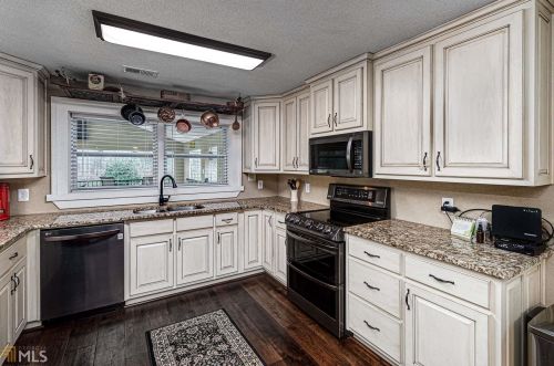 5149 Highway 155, Stockbridge GA  30281-1801 exterior