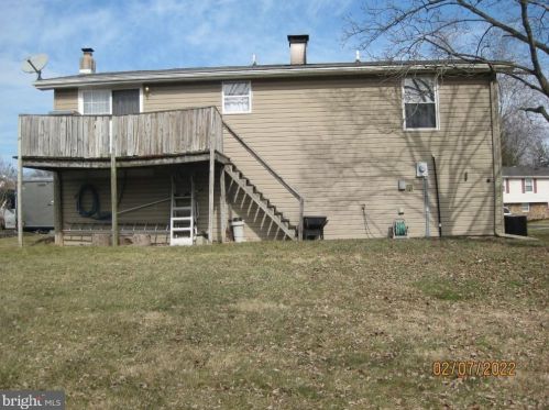 125 Maplewood Dr, York, PA 17315-1338