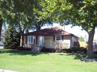 3152 Glenwood Lansing Rd, Chicago Heights, IL 60411-6823