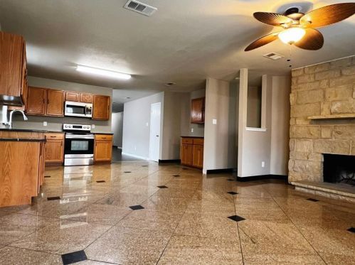 5204 Bedfordshire Dr, Fort Worth TX  76135-1437 exterior