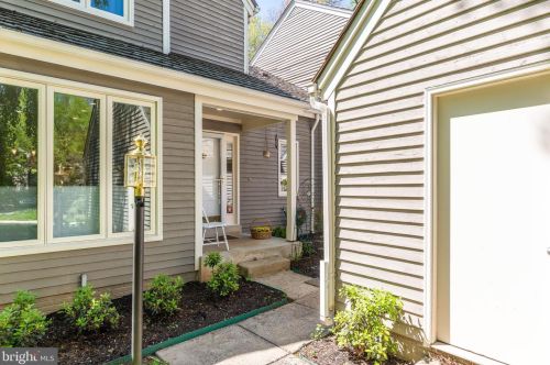 11566 Brass Lantern Ct, Herndon, VA 20194-1221
