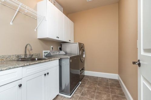2767 Grv St, Atlanta GA  30319-2843 exterior