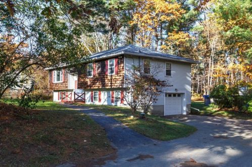 15 Currier Dr, Londonderry, NH 03053-3252