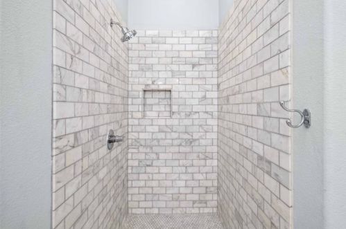 7904 Crandall Rd, Austin TX  78739-1910 exterior