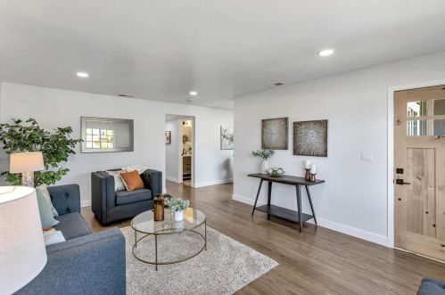 387 Smithwood St, Milpitas CA  95035-4126 exterior