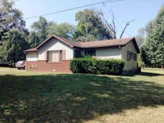 19 Hickory St, Harrisburg, IL 62946-3414