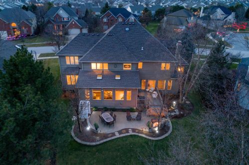 2648 Charlestowne Ln, Naperville, IL 60564-4780