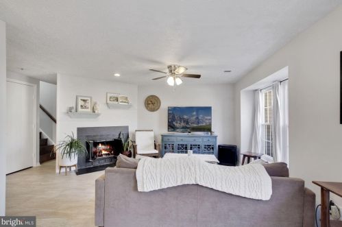 3314 Tapestry Cir, Burtonsville MD 20866-2067 exterior