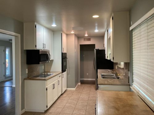 1005 Sonoma Ave, Modesto, CA 95355-4625